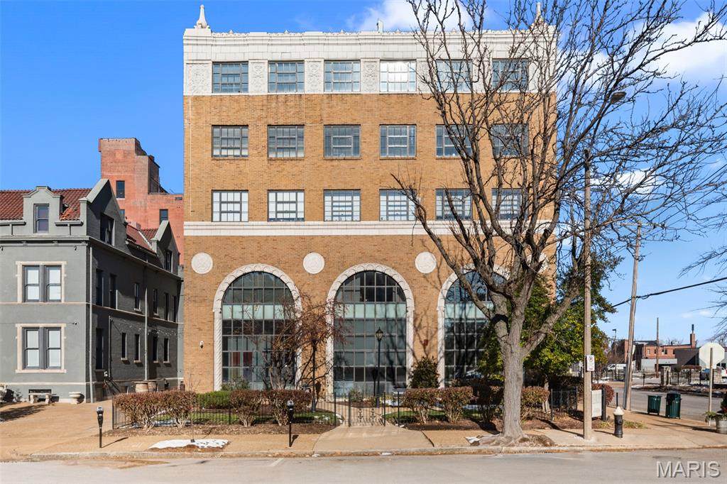 4901 Washington Boulevard - Photo 1