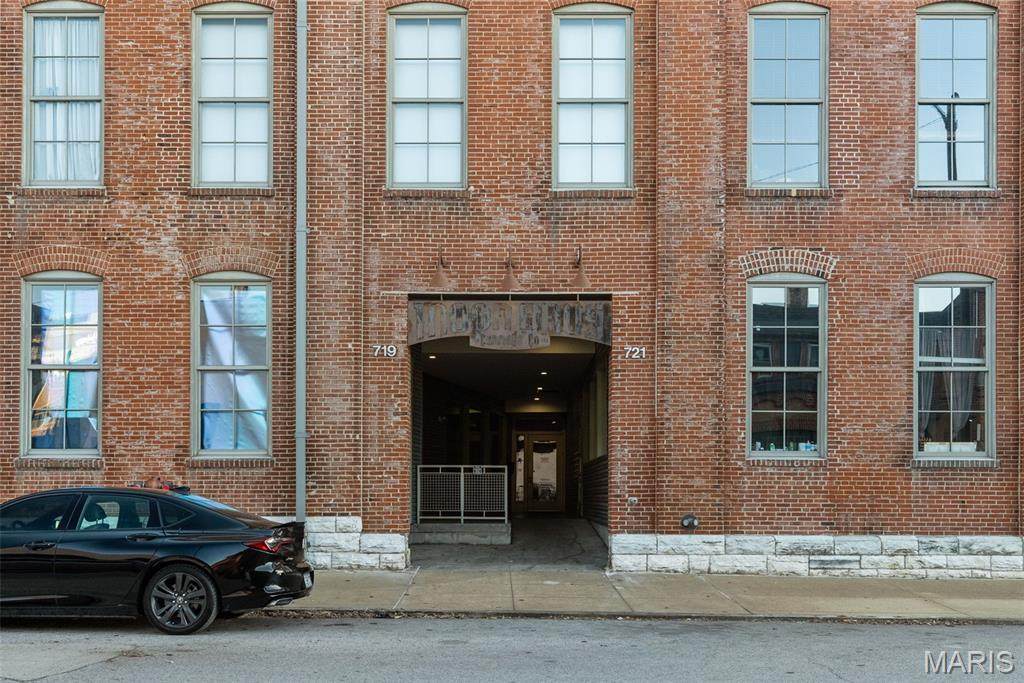 721 17th Street - Photo 1