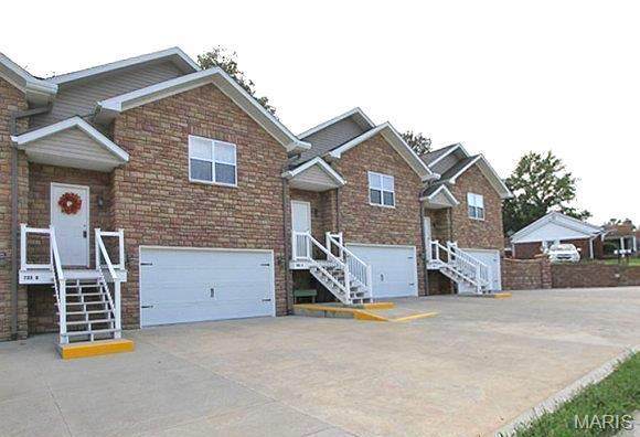 723 Sycamore Street - Photo 1