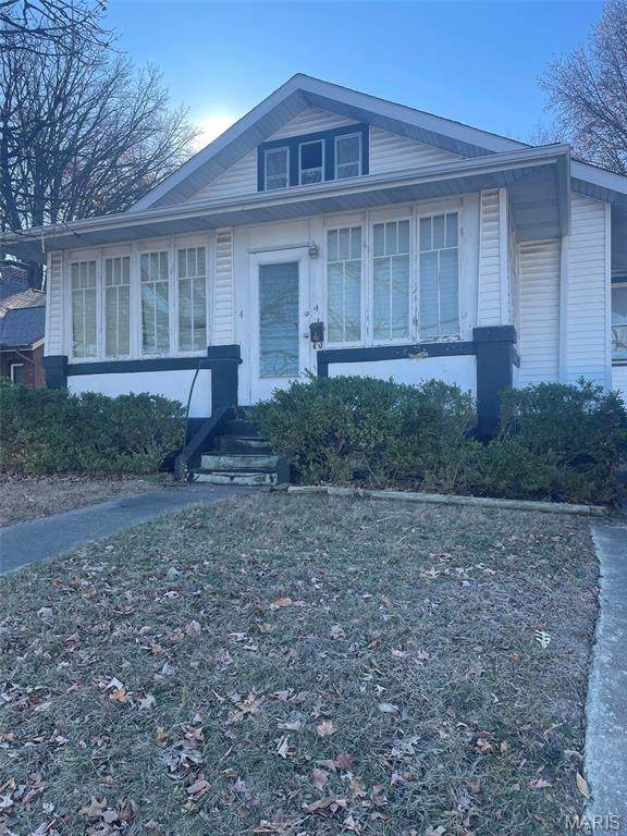 4 Carlyle Avenue - Photo 1