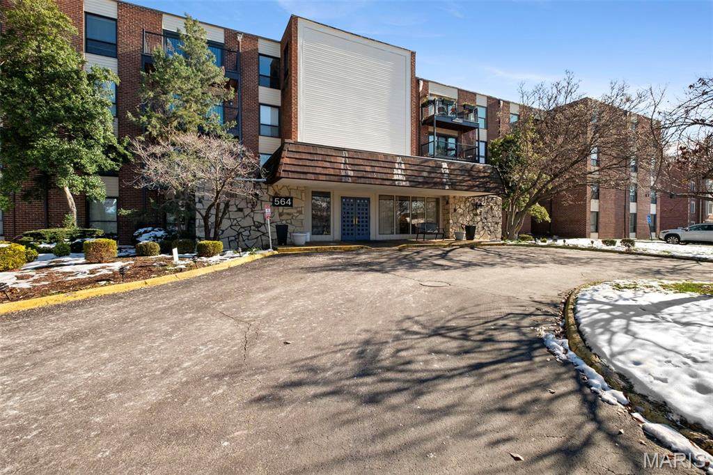 564 Sarah Lane - Photo 1