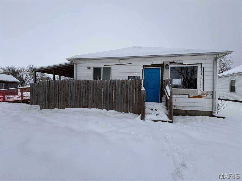 120 Gillespie - Photo 1