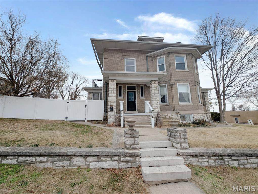 401 George Street - Photo 1