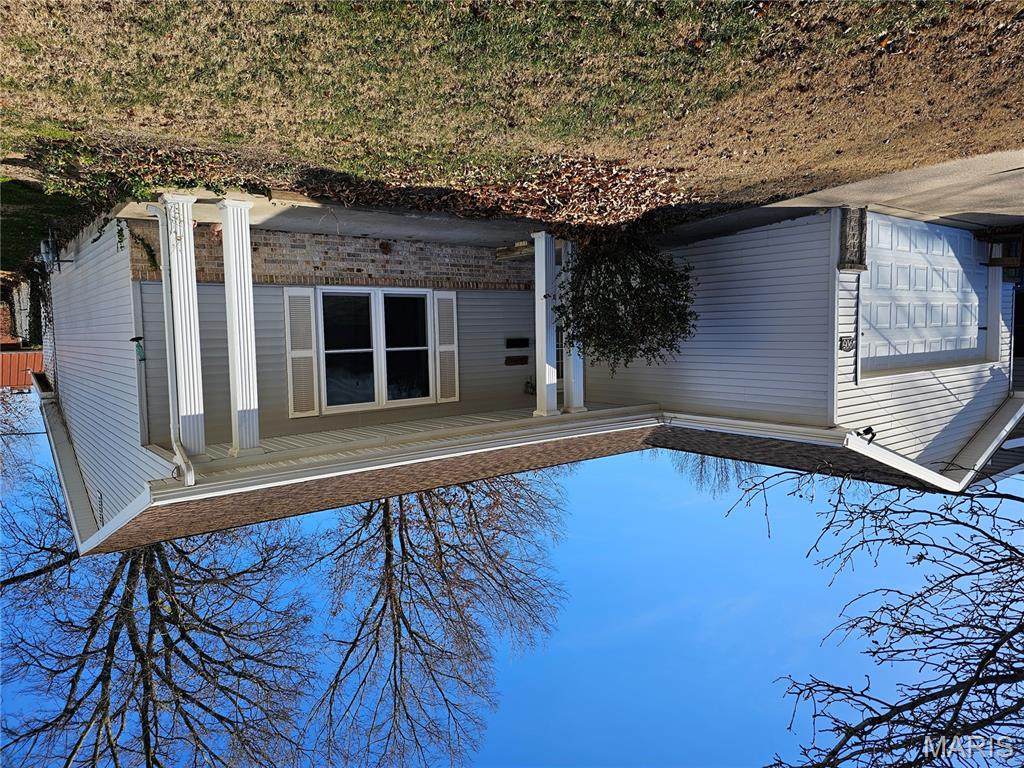 905 Pine Street - Photo 1