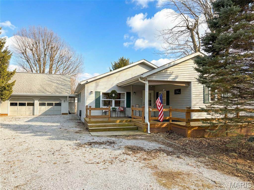 611 Harrington Street - Photo 1