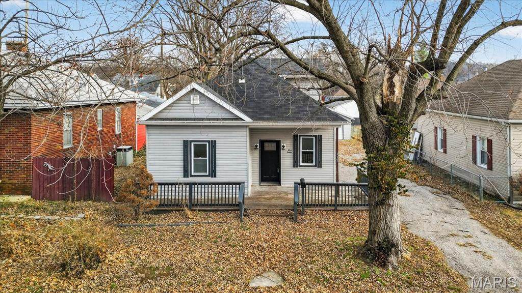 112 4th Street - Photo 1