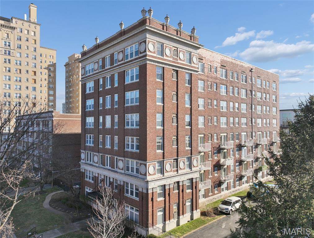 5330 Pershing Avenue - Photo 1