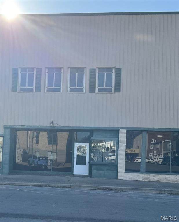 105 Main Street - Photo 1
