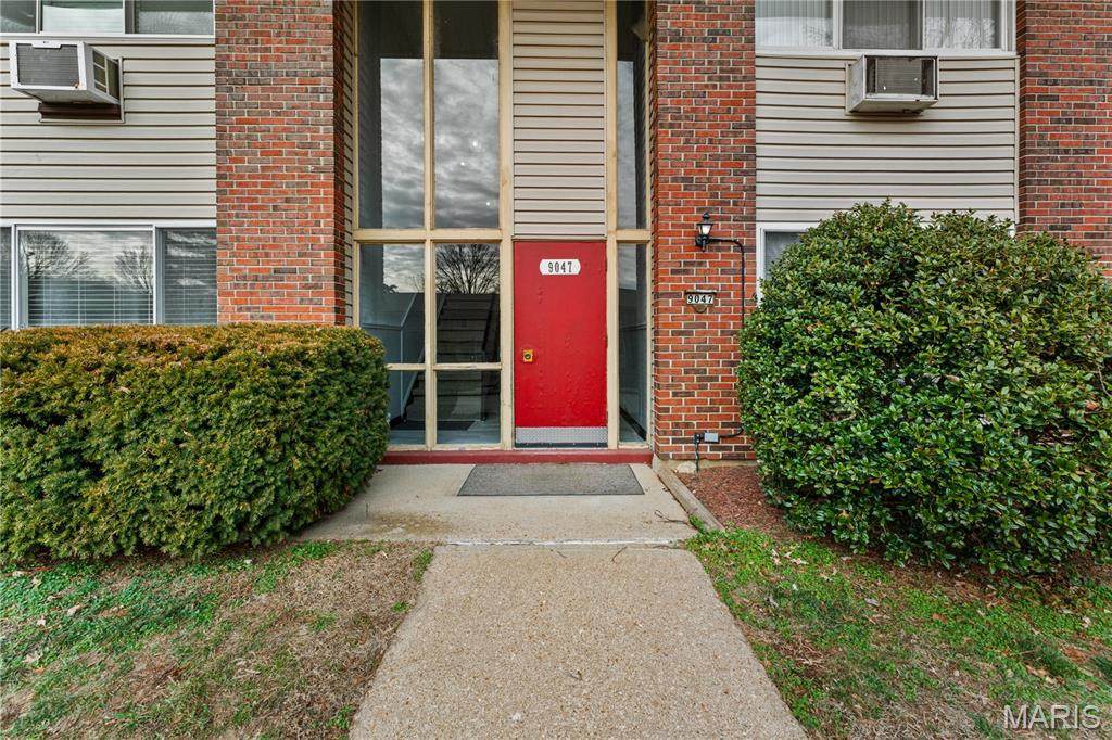 9047 Villaridge Court - Photo 1