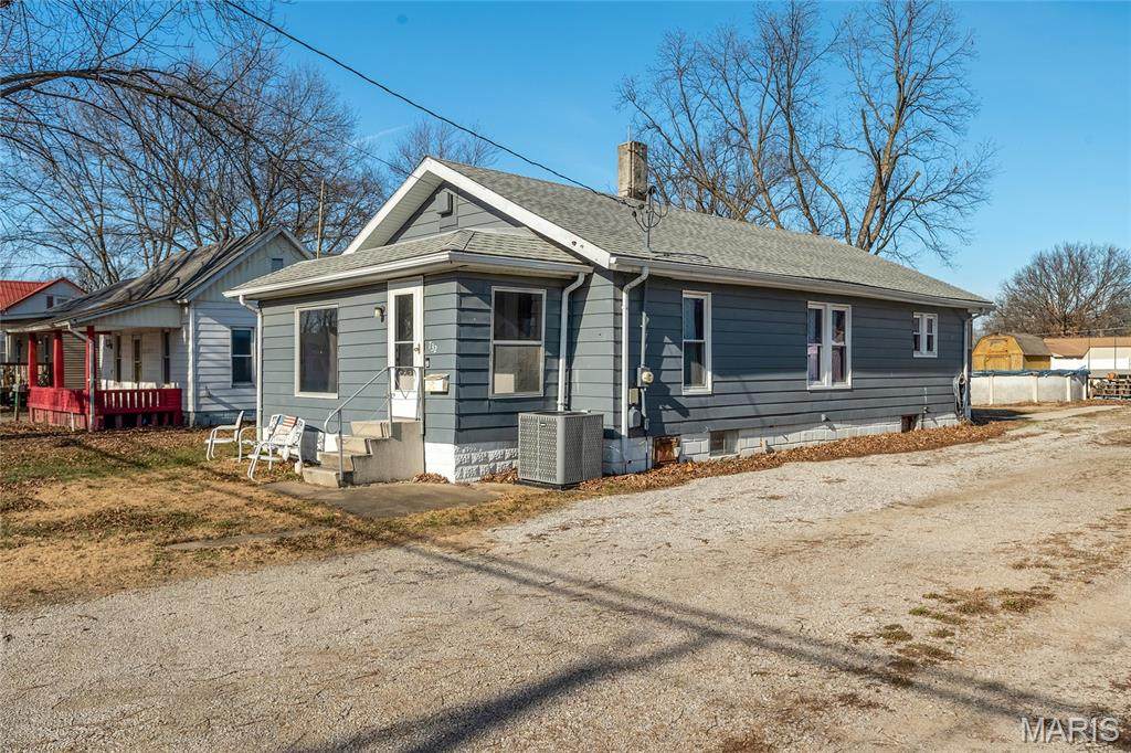 732 Park Street - Photo 1