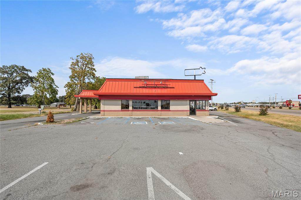 1105 Main Street - Photo 1