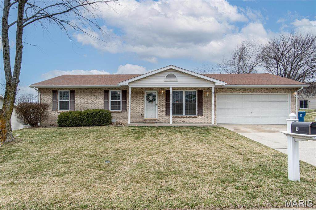 19 Christine Drive - Photo 1