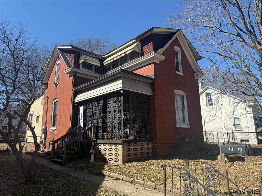 411 5th Street - Photo 1