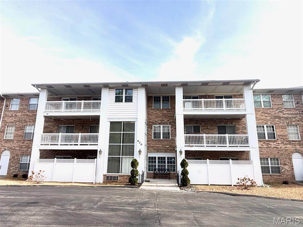 920 Guelbreth Lane - Photo 1