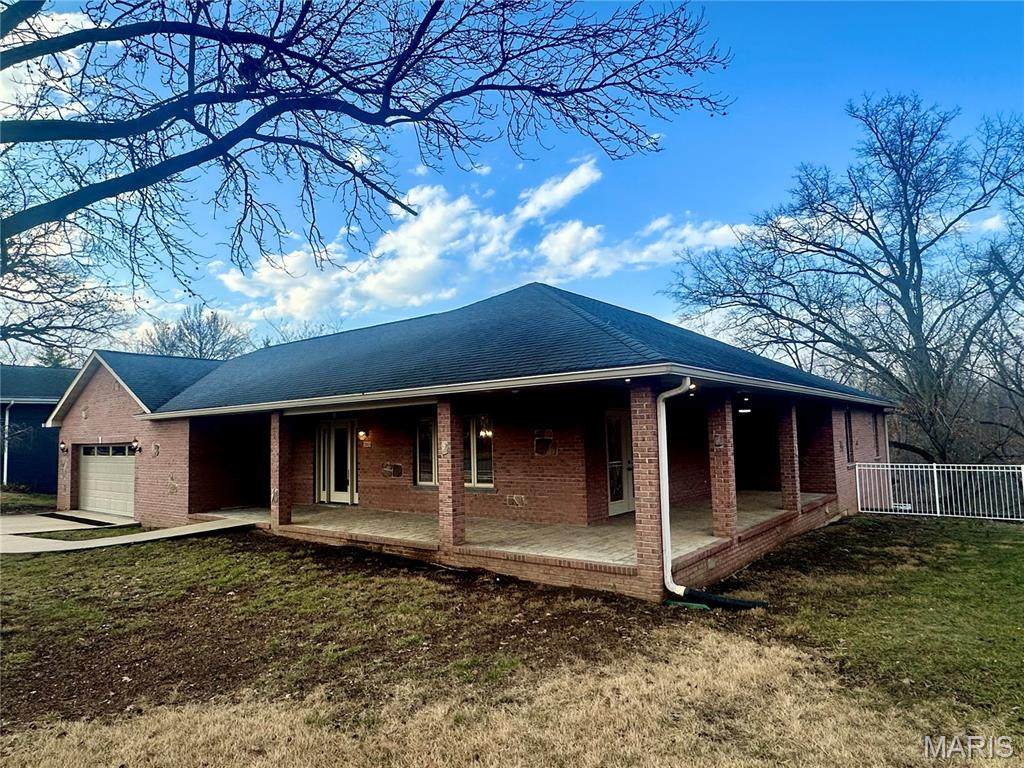 203 Lakeside Drive - Photo 1