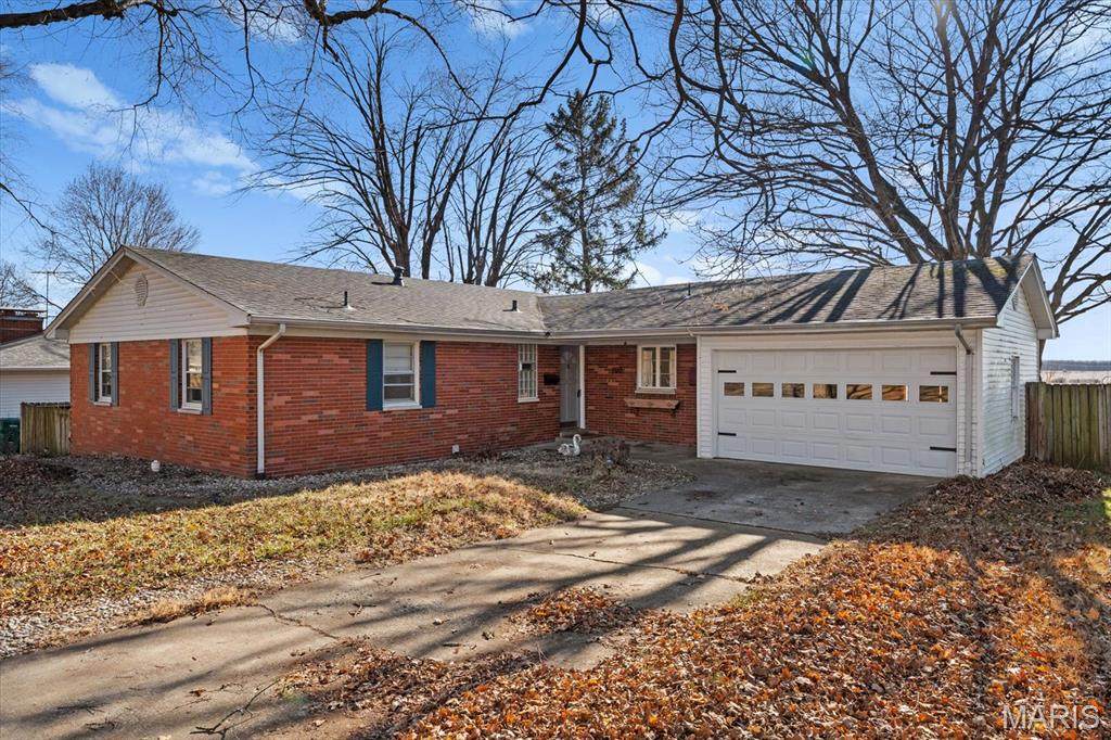 702 Mary Jane Street - Photo 1