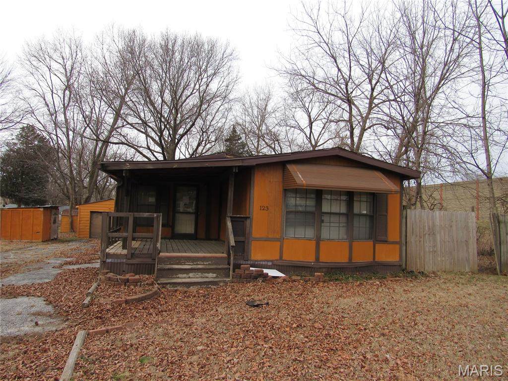 123 Richmond Drive - Photo 1