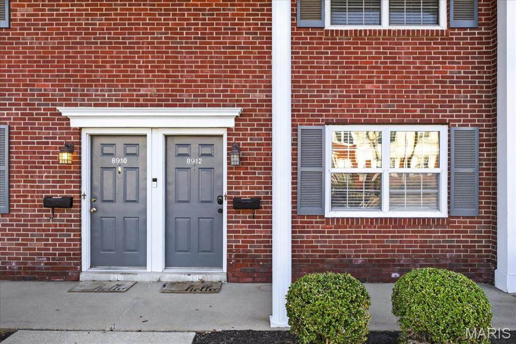 8912 Swan Circle - Photo 1