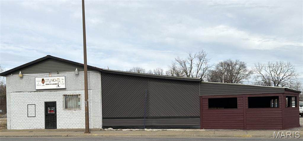 1513 State Street - Photo 1