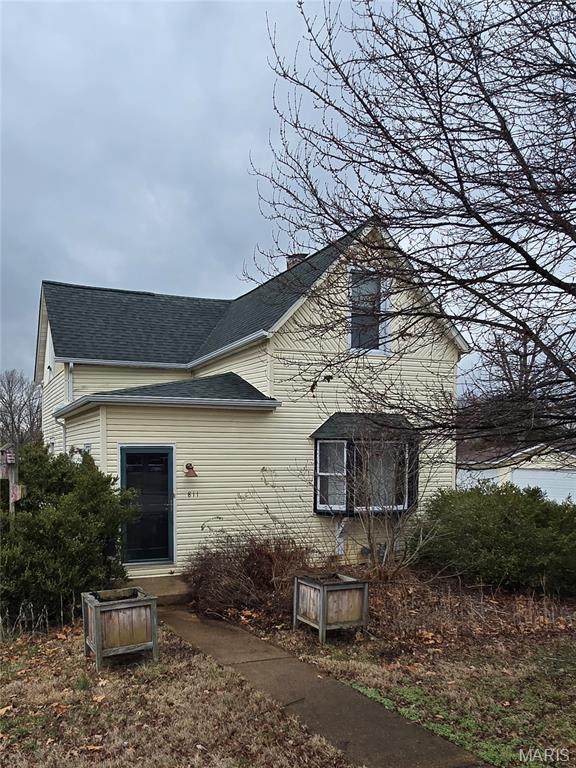 811 Main Street - Photo 1