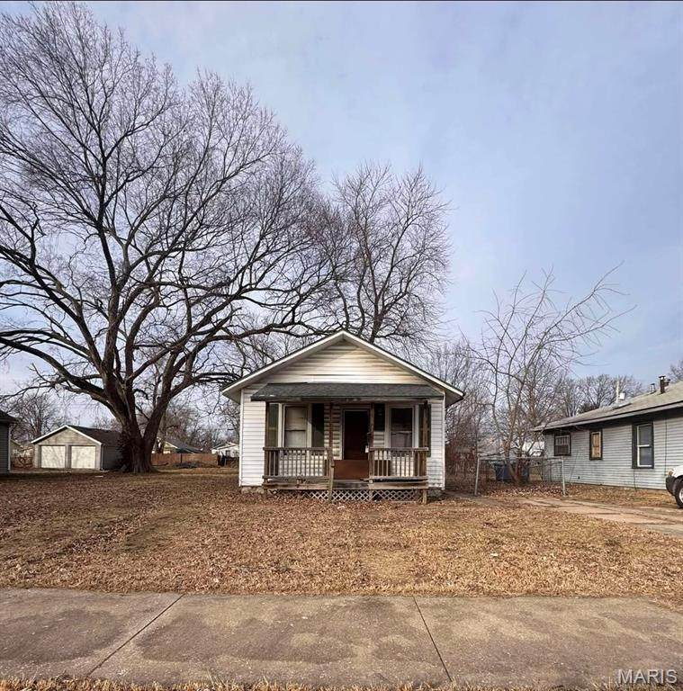 2933 Warren Avenue - Photo 1