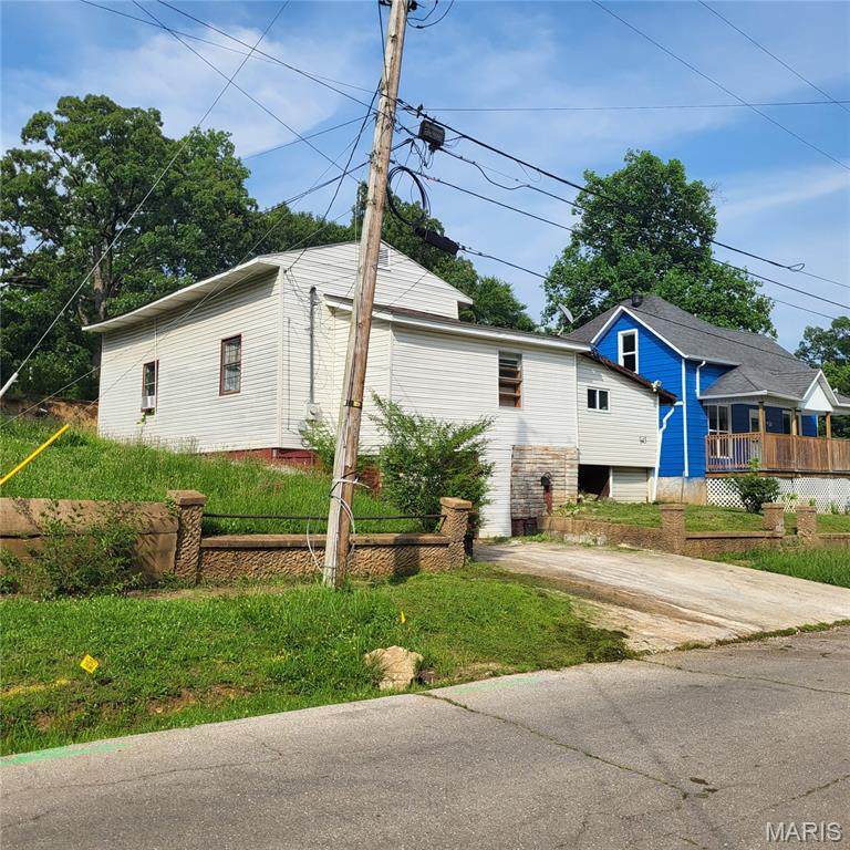 945 Cedar Street - Photo 1