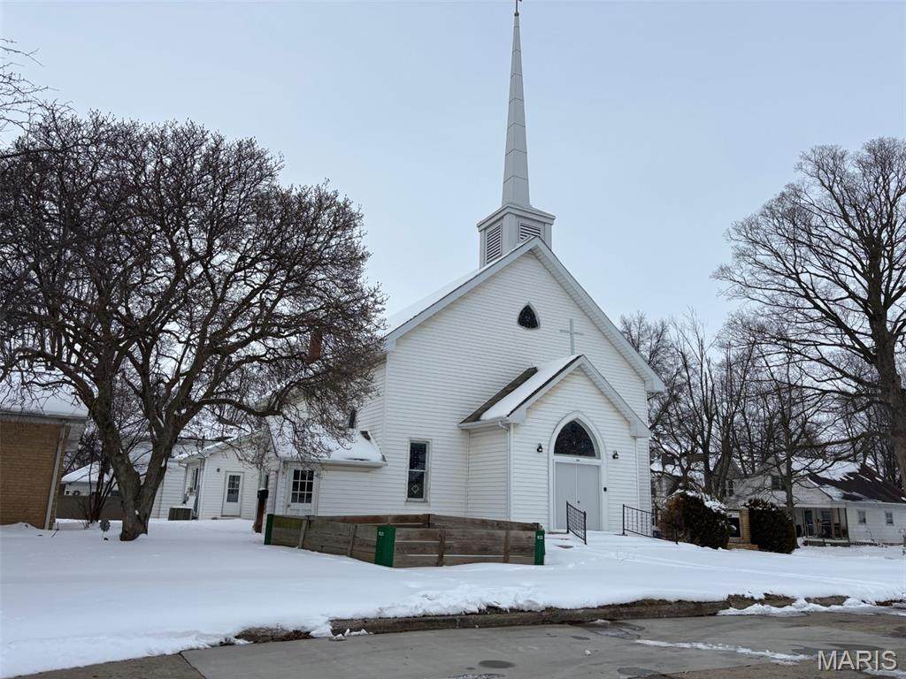 221 E Union Street - Photo 1