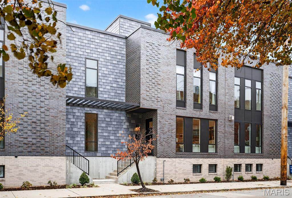 215 Sarah Street - Photo 1