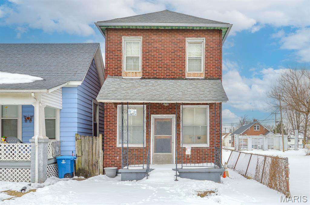 1647 Maple Street - Photo 1