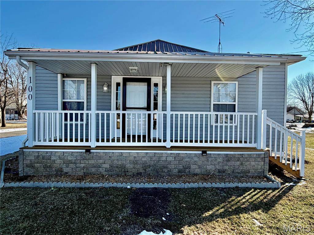 100 School Street - Photo 1