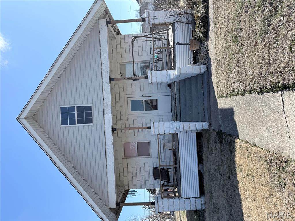 1724 Poplar Street - Photo 1