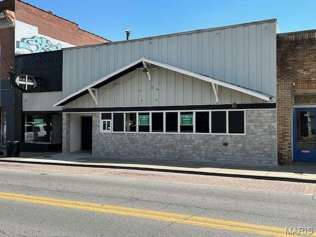 731 Broadway Street - Photo 1