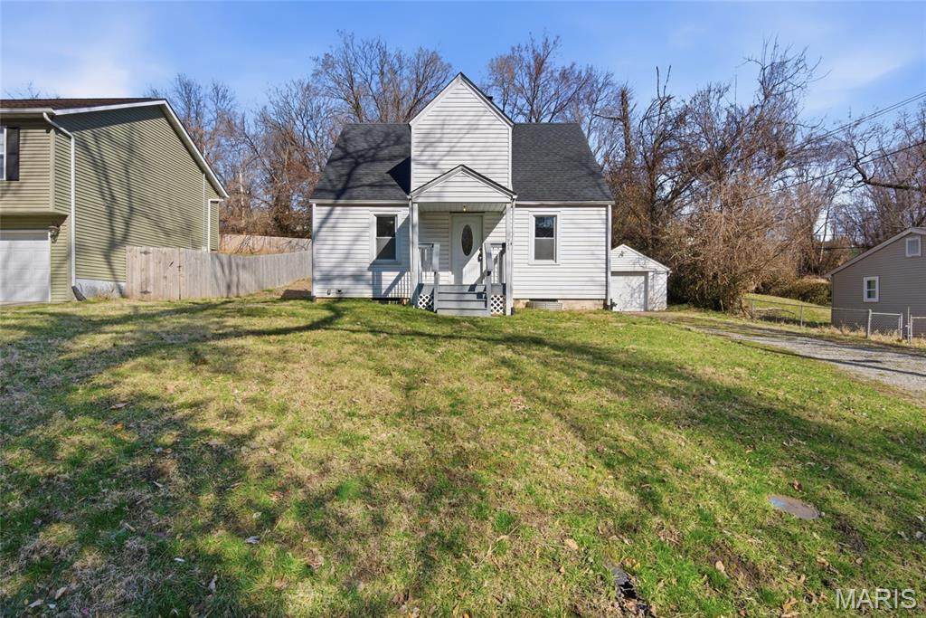 921 Vine Street - Photo 1