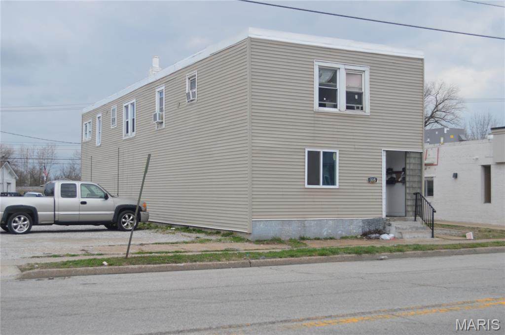 335 Saint Louis Avenue - Photo 1