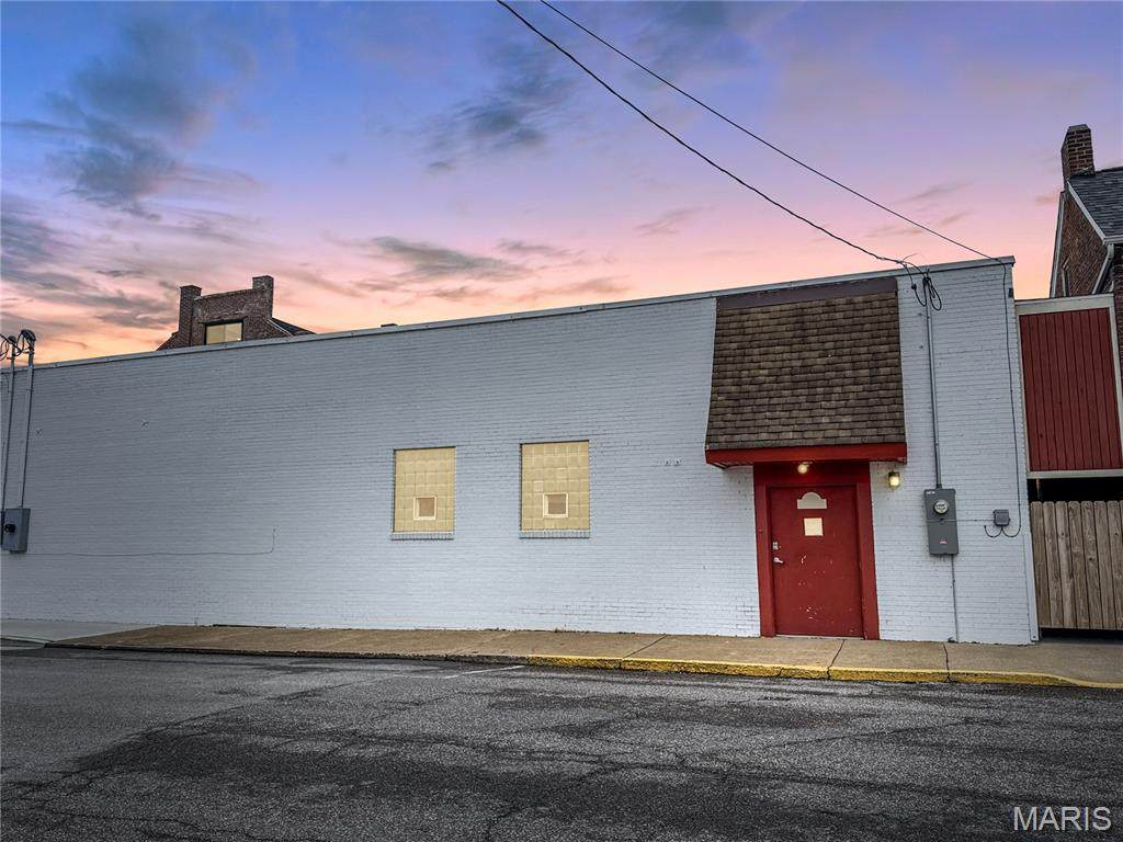 206 Lafayette - Photo 1