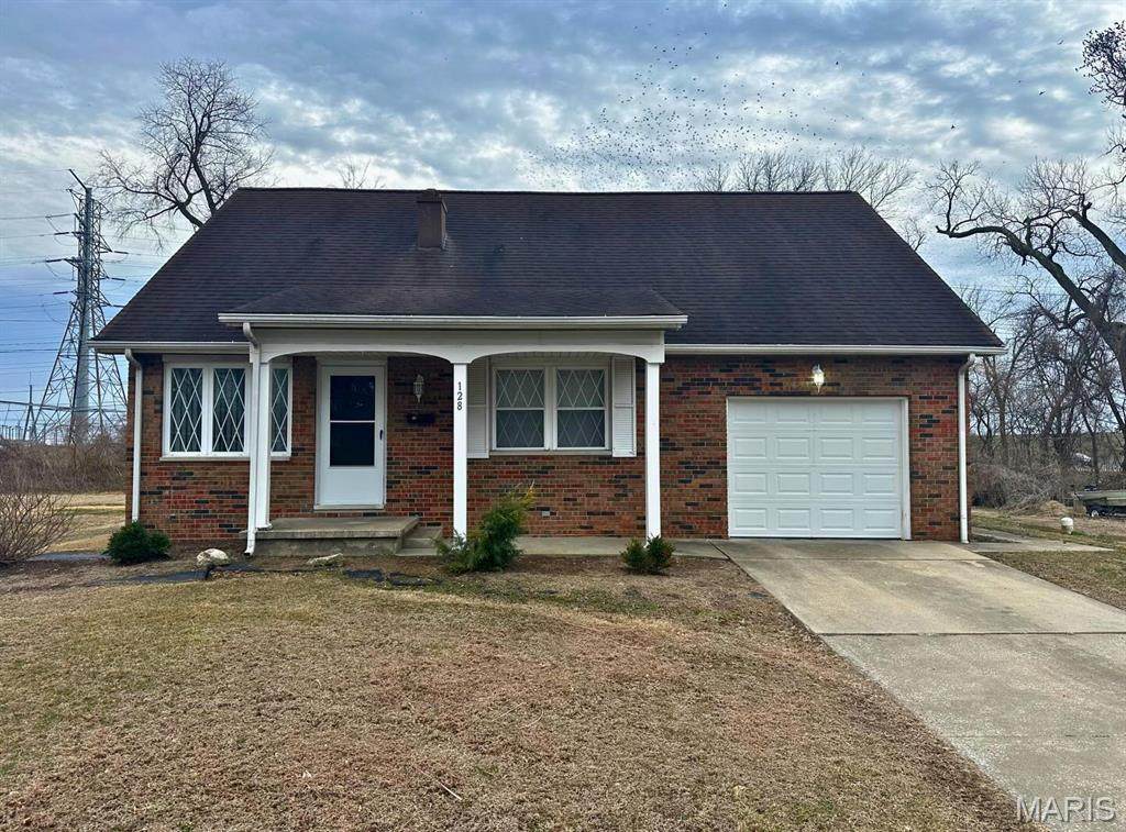 128 Donna Drive - Photo 1