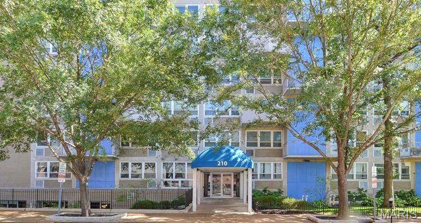 210 17th Street - Photo 1