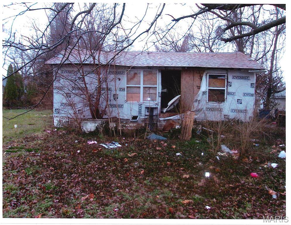 425 Godin Avenue - Photo 1