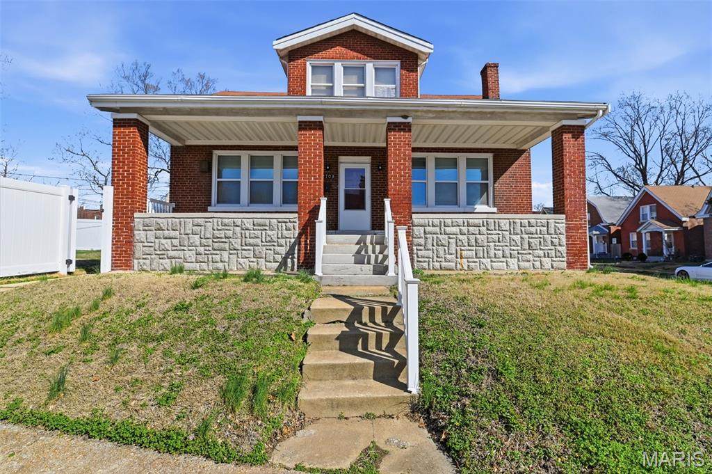 2703 Pestalozzi Street - Photo 1