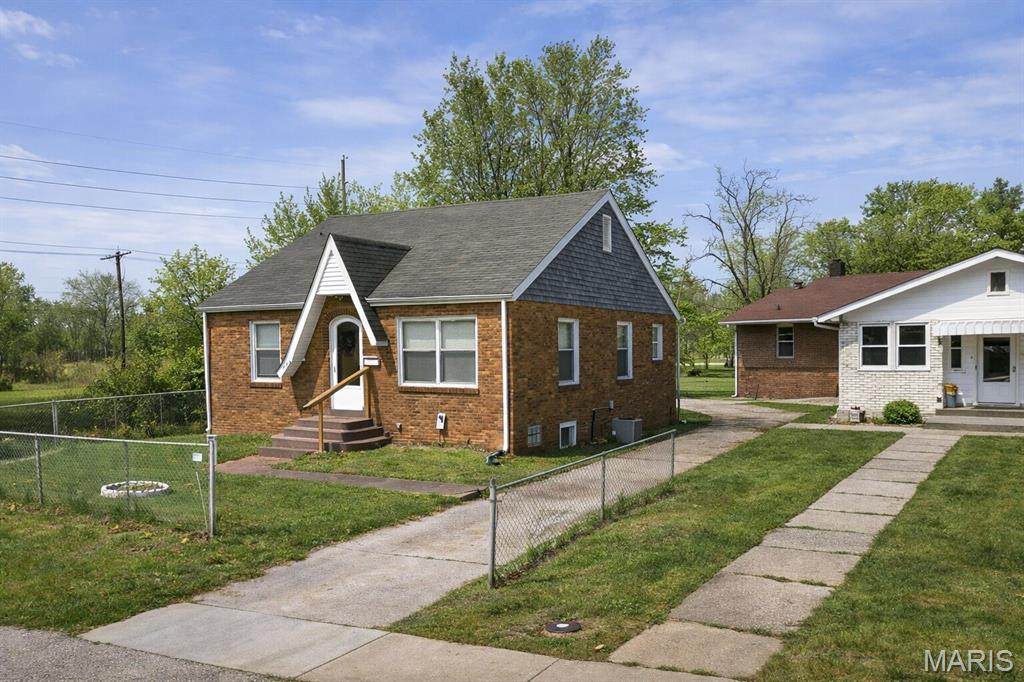 775 39th Street - Photo 1