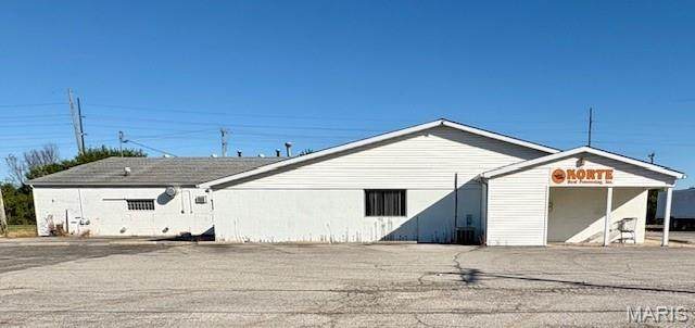 810 Deal - Photo 1