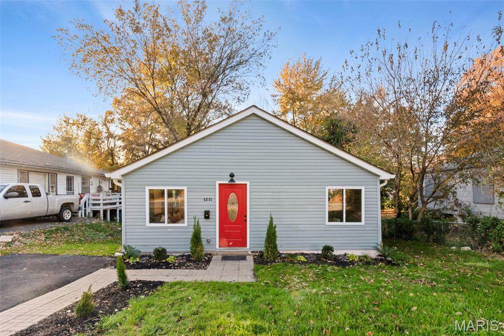 3221 Suncrest Avenue - Photo 1
