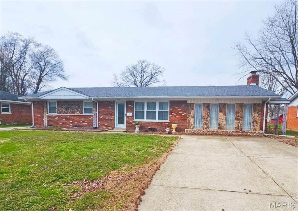 125 Marilyn Drive - Photo 1