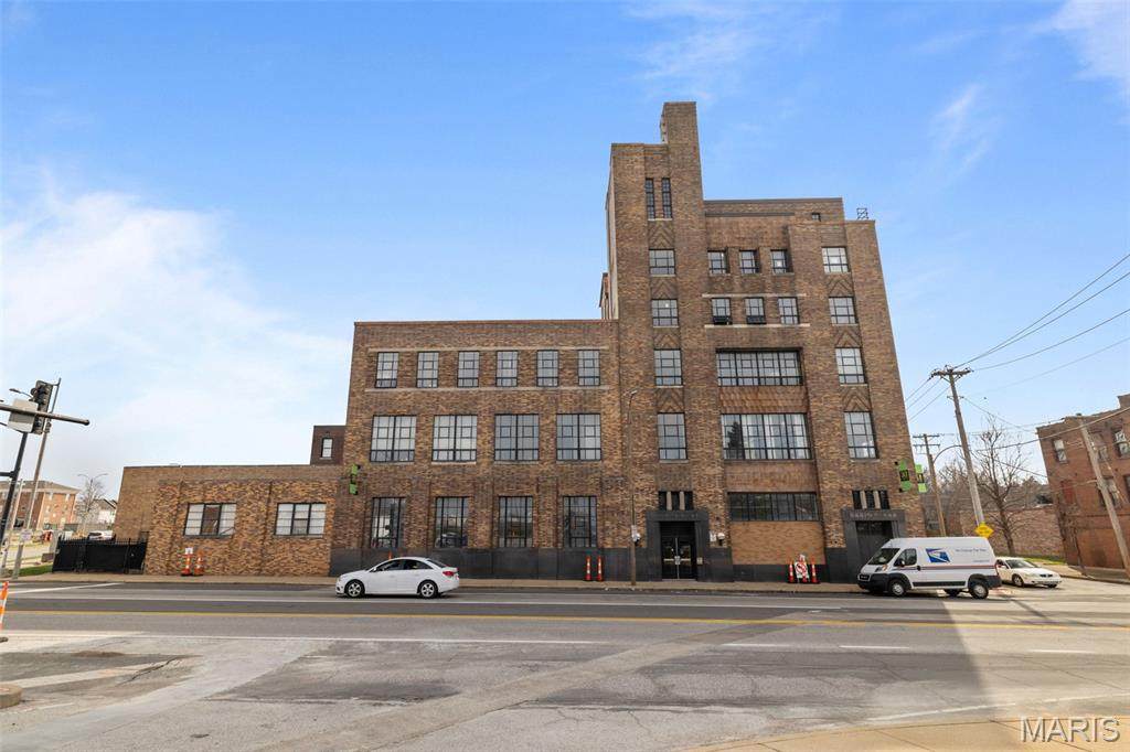 1720 Chouteau Avenue - Photo 1