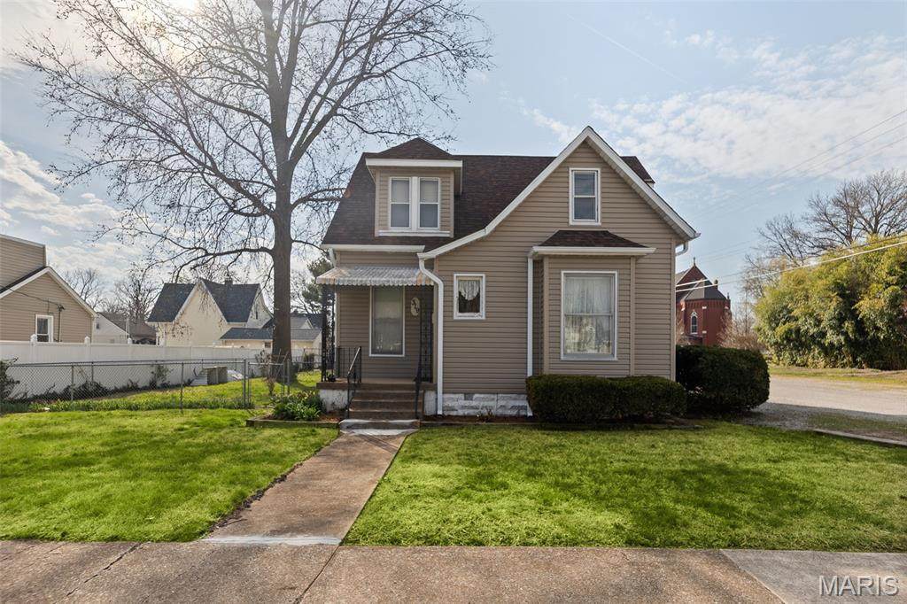 319 Cherry Street - Photo 1