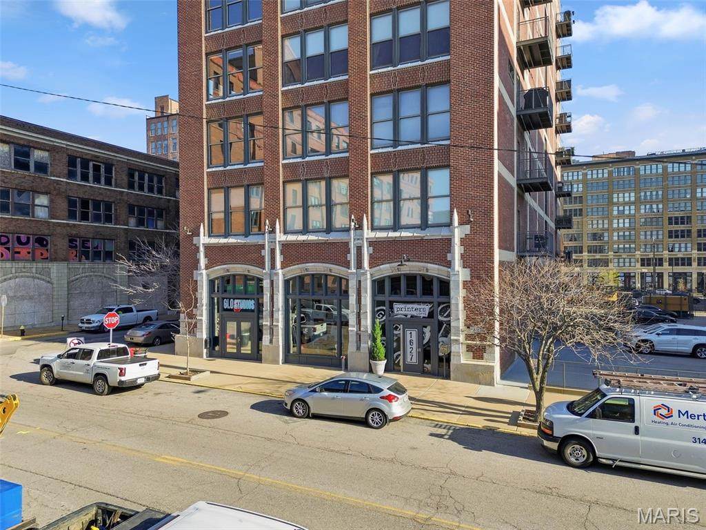 1627 Locust Street - Photo 1