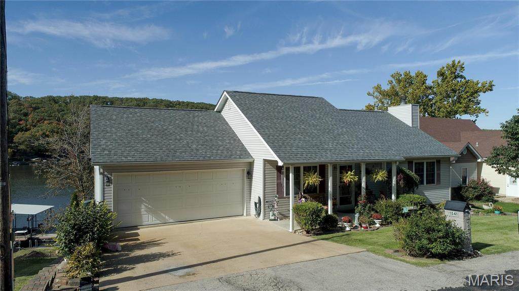 1541 Lakeshore Drive - Photo 1