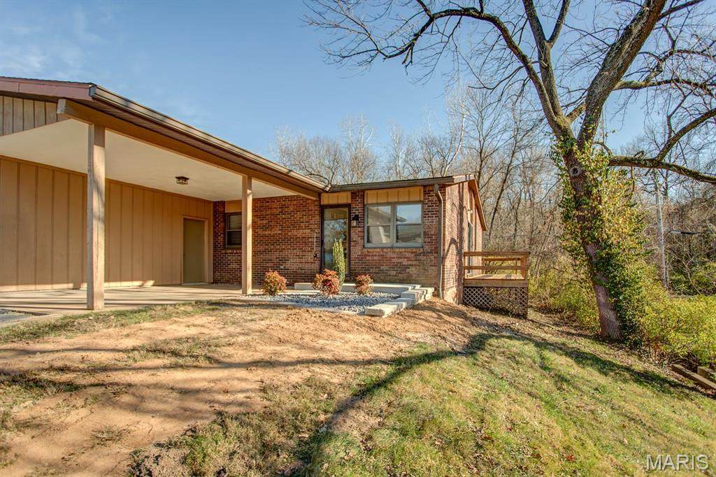 308 Bobbie Drive - Photo 1