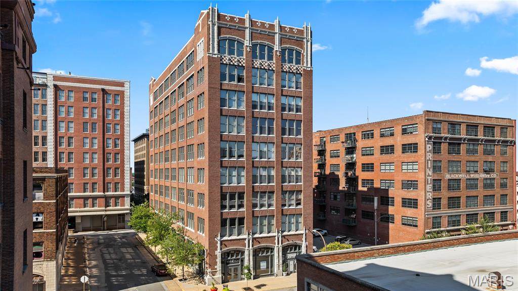 1627 Locust Street - Photo 1