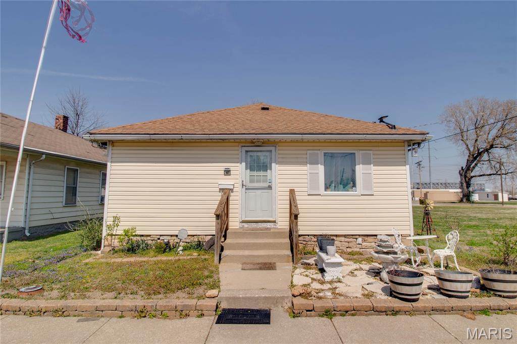 107 Cherry Street - Photo 1
